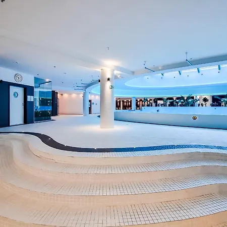 Ans Hanza Tower No 533 - Swimming Pool, Sauna, Jacuzzi, Viewing Terrace *